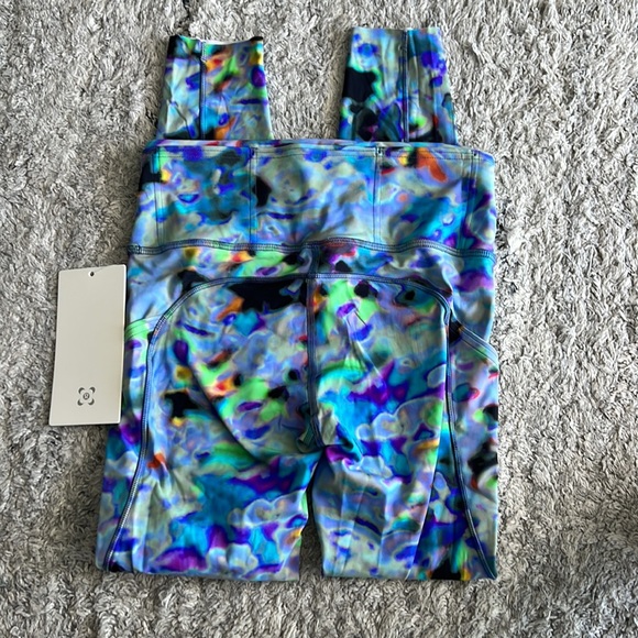 Lululemon SeaWheeze Fast and Free High-Rise Tight 25" in Euphoria Multi Size 4 - Picture 6 of 6